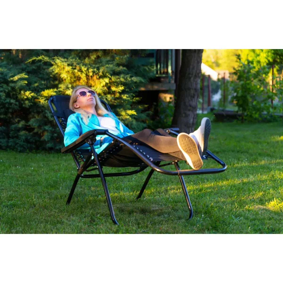 Gabriela Năstase - Foarte confortabil, material excelent, ușor de întreținut și durabil! Merită acești bani.